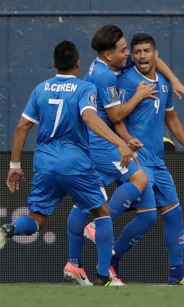 Elias Hernandez leads Mexico past El Salvador 3-1